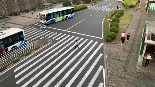 陆家嘴公交车站