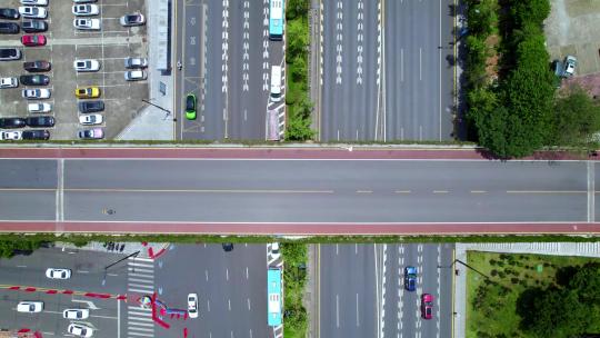 鸟瞰城市道路车流-调色+Dlog版视频素材模板下载