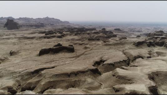 新疆恶魔城戈壁滩航拍，雅丹地貌自然地理