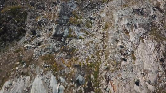 航拍陡峭的山崖视频素材模板下载
