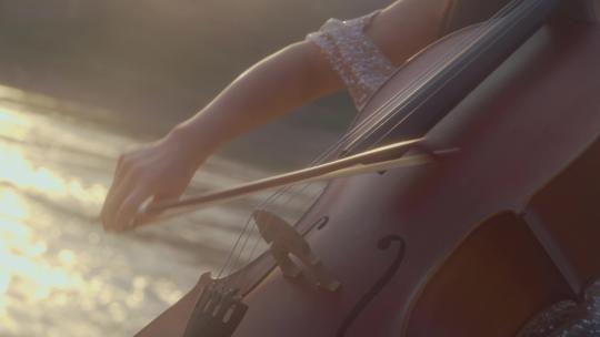 唯美阳光拉大提琴