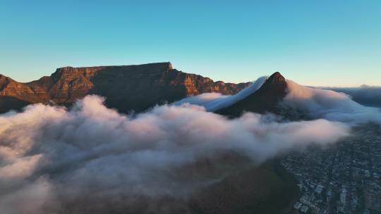 南非开普敦桌山的鸟瞰图。