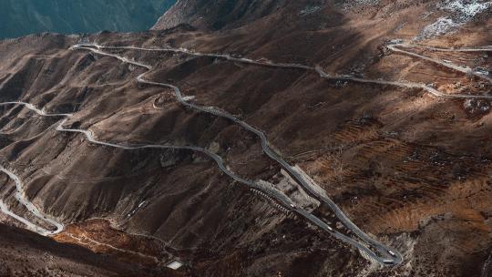西藏旅游风光318国道怒江72道拐风光视频素材模板下载