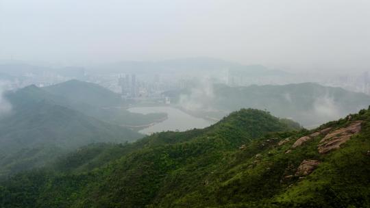 珠海凤凰山云雾季节