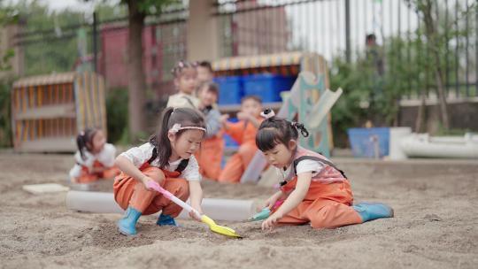 小朋友玩泥巴 彩绘 童趣幼儿园视频素材模板下载