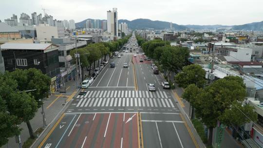 道路交通的地平线视图