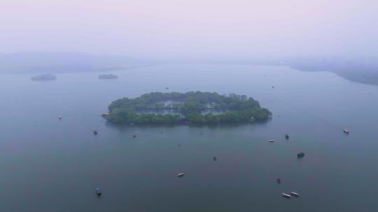 4k航拍浙江杭州雨中西湖