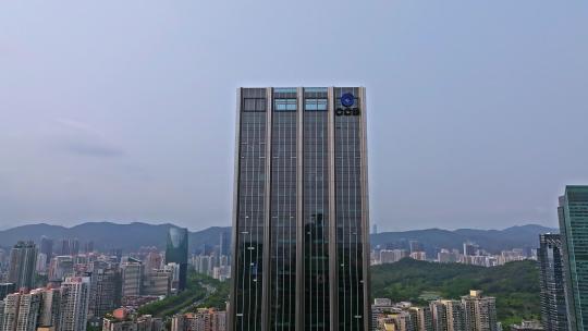 深圳建行大厦正面仰拍前进视频素材模板下载