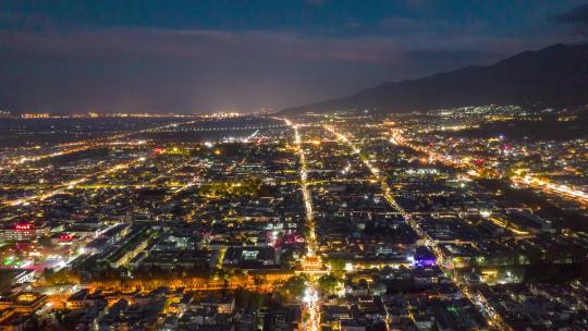 云南大理古城夜景移动延时航拍