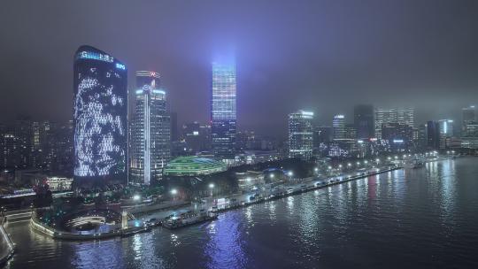 上海摩天大楼建筑夜景雾气弥漫