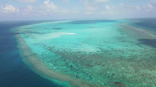 西沙群岛玉镯礁，海上白沙滩_0707