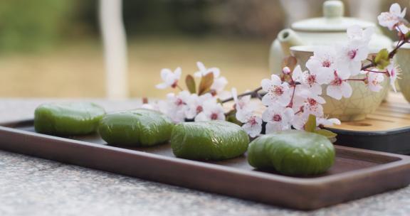 清明节品茶吃青团