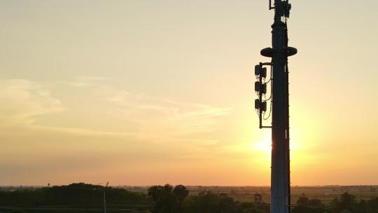 夕阳下的信号塔视频素材模板下载