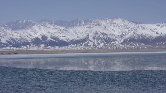 新疆赛里木湖天鹅湖水湖泊高原雪山高山
