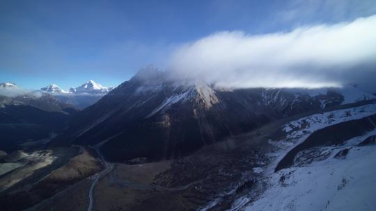 西藏 派墨公路 雪山 山峦 航拍