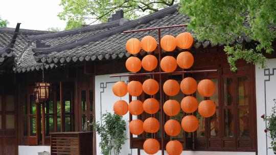 传统中式建筑园林橘黄色灯笼