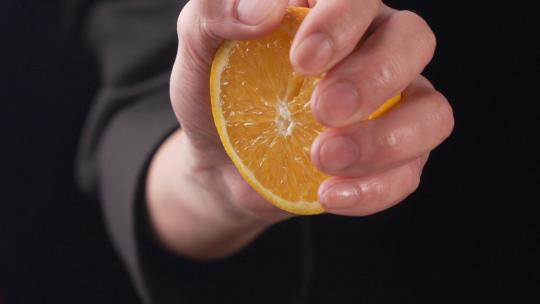 手挤香橙子爆汁