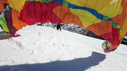 4K航拍意大利多洛米蒂公园滑翔伞起飞度假