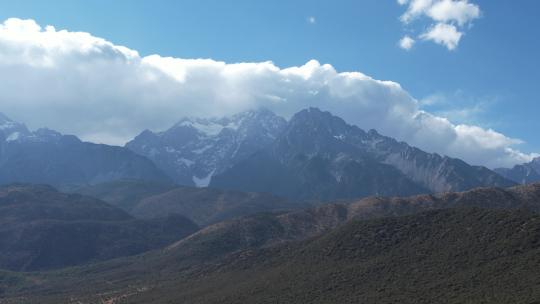 航拍丽江玉龙雪山