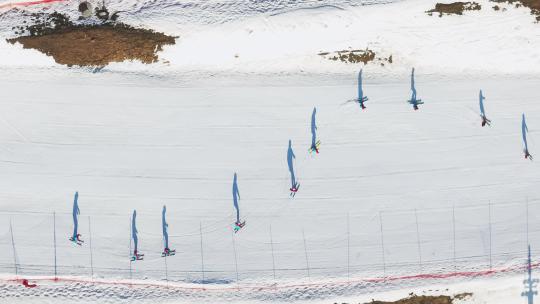 滑雪场的运动员视频素材模板下载