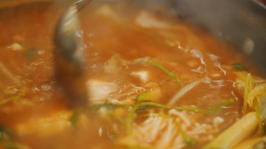 养生菌菇骨头汤美食