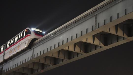 芜湖地铁高架夜景