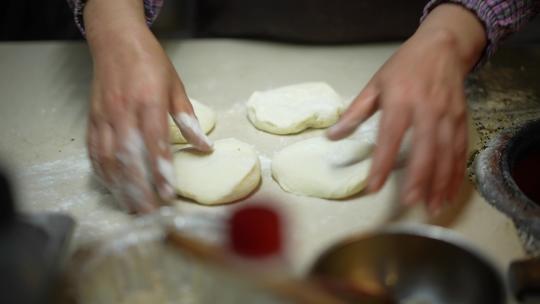 美食小吃烧饼制作