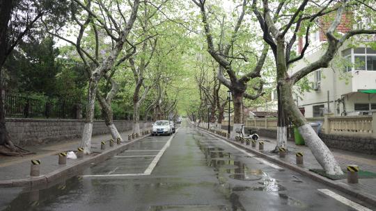 青岛太平角雨天街景