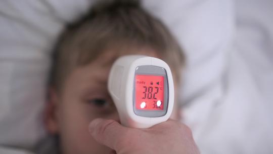 测量儿童体温
