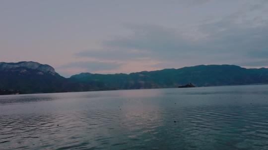 航拍四川泸沽湖景色风光