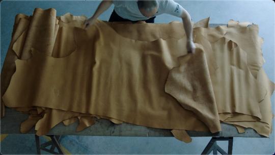 皮料皮革的挑选和切割裁剪