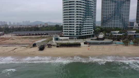 海浪沙滩海浪拍打沙滩航拍旅拍素材潮汐