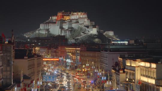 西藏拉萨布达拉宫夜景晚上的布达拉宫
