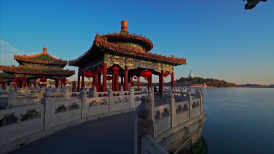 北京北海公园五龙亭的自然风光