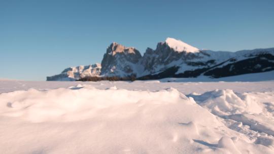 阿尔卑斯山白云石山脉中部的雪景

