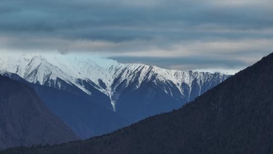 西藏派墨公路雪山山峦航拍