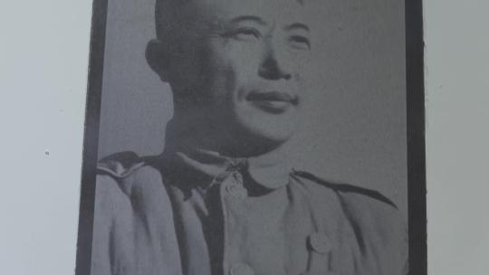 抗战英雄中国远征军李弥纪念照片介绍