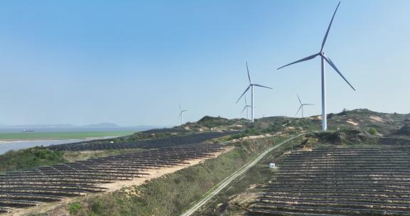 风能风力发电场风车和太阳能光伏发电站