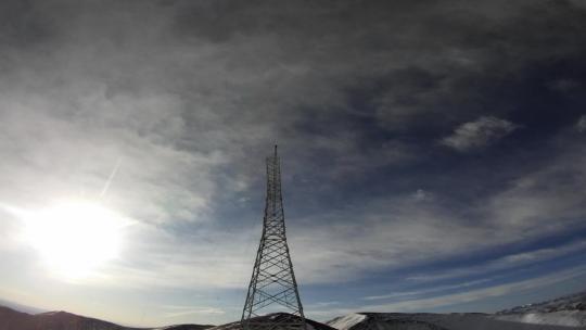 4K5200米雪山顶输电铁塔组立大延时1机位17