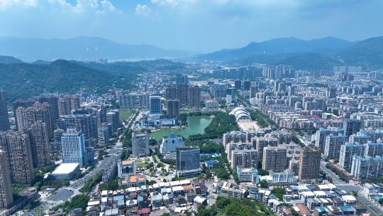 福州长乐区城镇建筑风光航拍长山湖公园风景