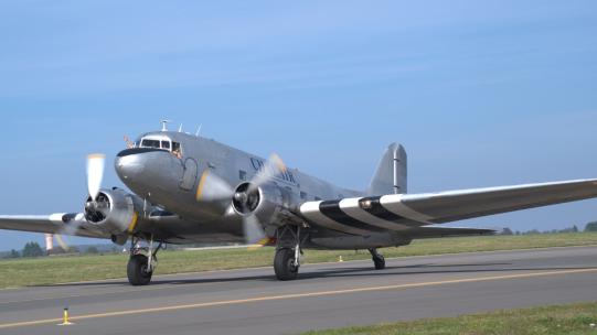 Avord航展美国C-47运输机视频素材模板下载