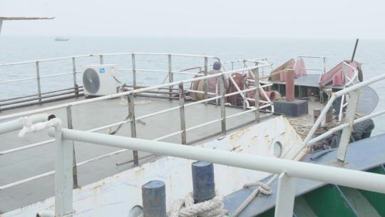 4kl1广东雷州渔民驾驶渔船出海3视频素材模板下载