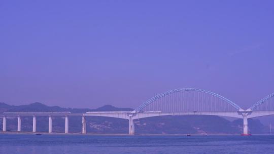 4k高清相机摄·动车、轮船和江豚