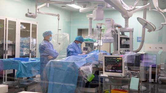 6863 心跳 检测仪 手术 手术室 医生 开刀