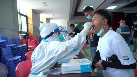 6052 排队 疫情 核酸检测 志愿者 南京视频素材模板下载