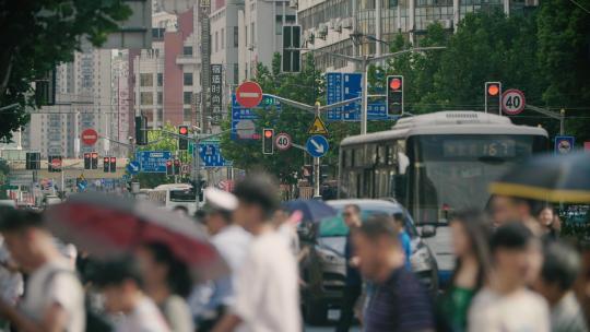 上海行人过马路视频素材模板下载