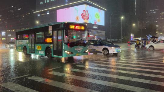 雨天深圳街道