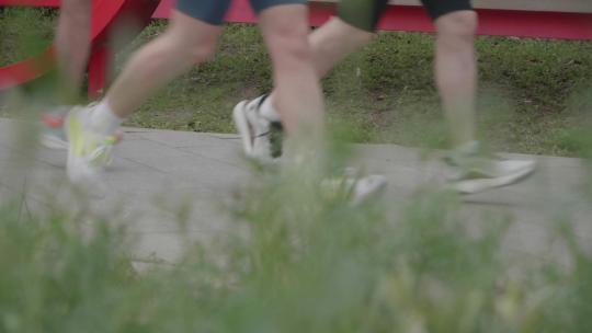 跑步晨练活力脚步特写高清在线视频素材下载