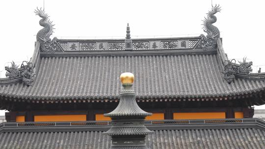中国风古典建筑窗户寺庙铃铛木窗建筑空镜
