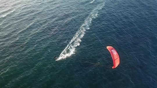 航拍海上风筝冲浪极限运动